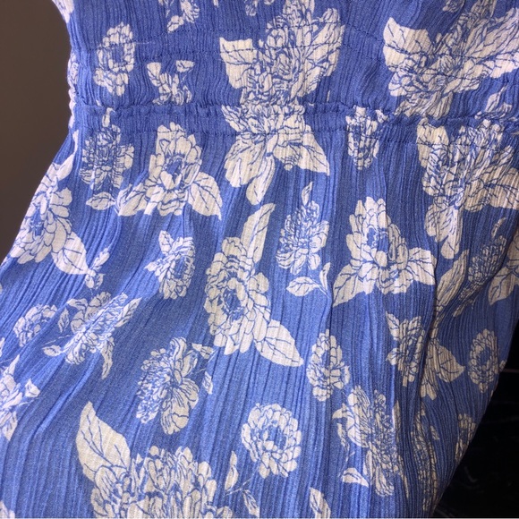 Summery blue and white flowered mini dress - Picture 4 of 4